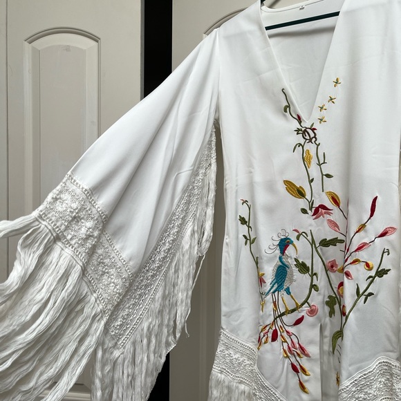 Beautiful Dress white hand sewn. Never worn. - Picture 3 of 4